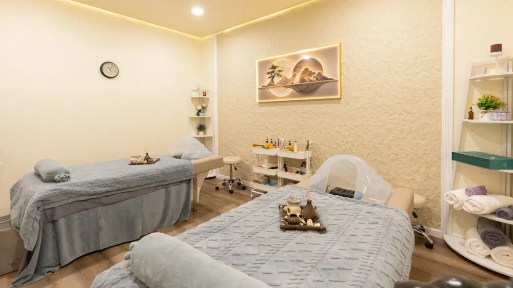 a photo of Vivian head spa private couples massage room