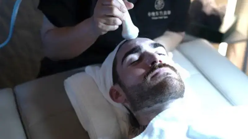 Men's Hydrating & Deep Facial Cleanse