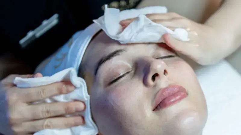 Vivian head spa service image forsoothing-facial-cleanse